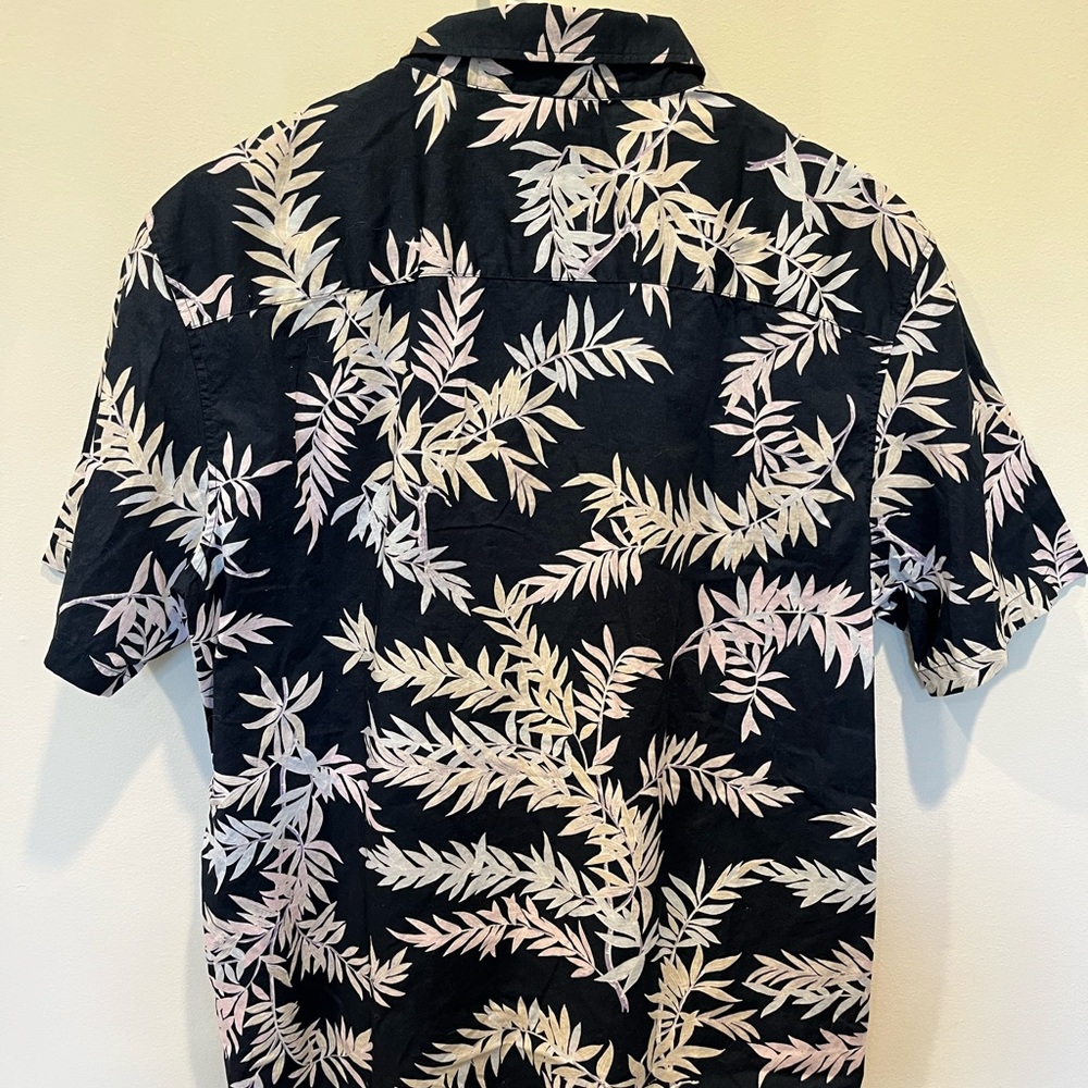 New Club Monaco Men’s Hawaiian Slim Fit Button Down Shirt, Large